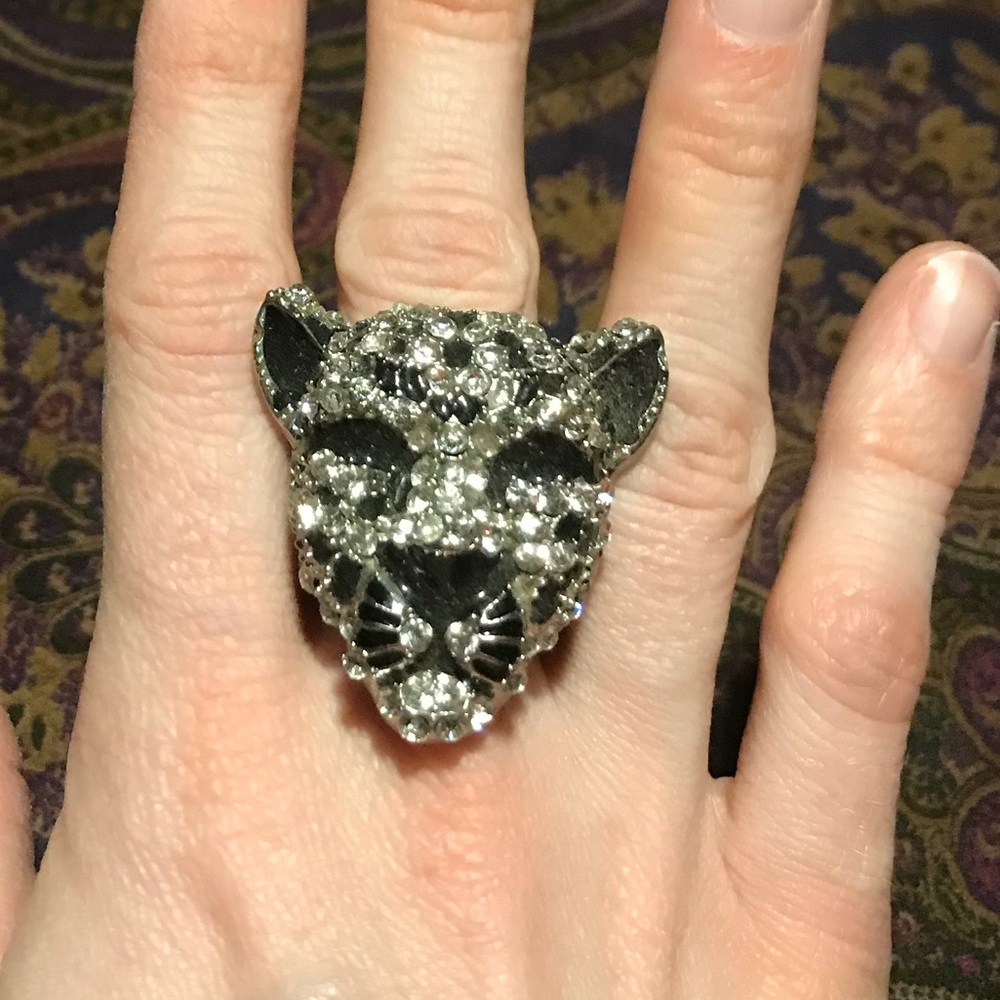 Jaguar ring